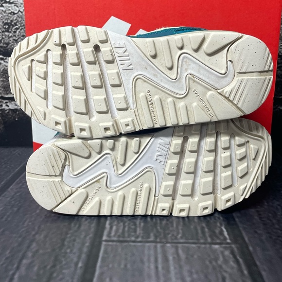 Nike Air Max 90 Toggle SE CV0064-124 Size 11.5C Phantom Barely Volt - Picture 11 of 12